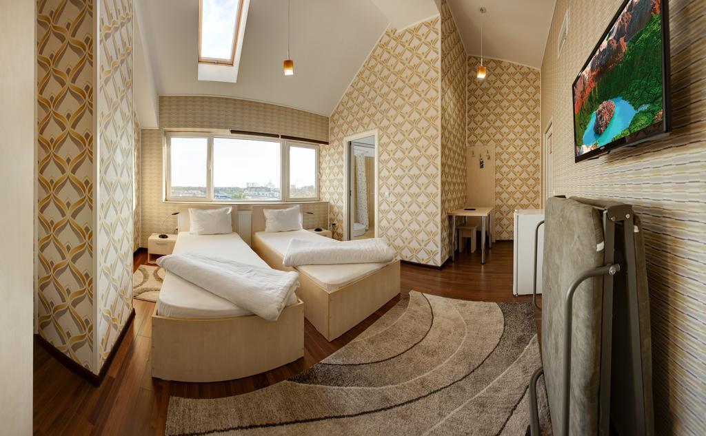 Hotel La Gil Бухарест Экстерьер фото