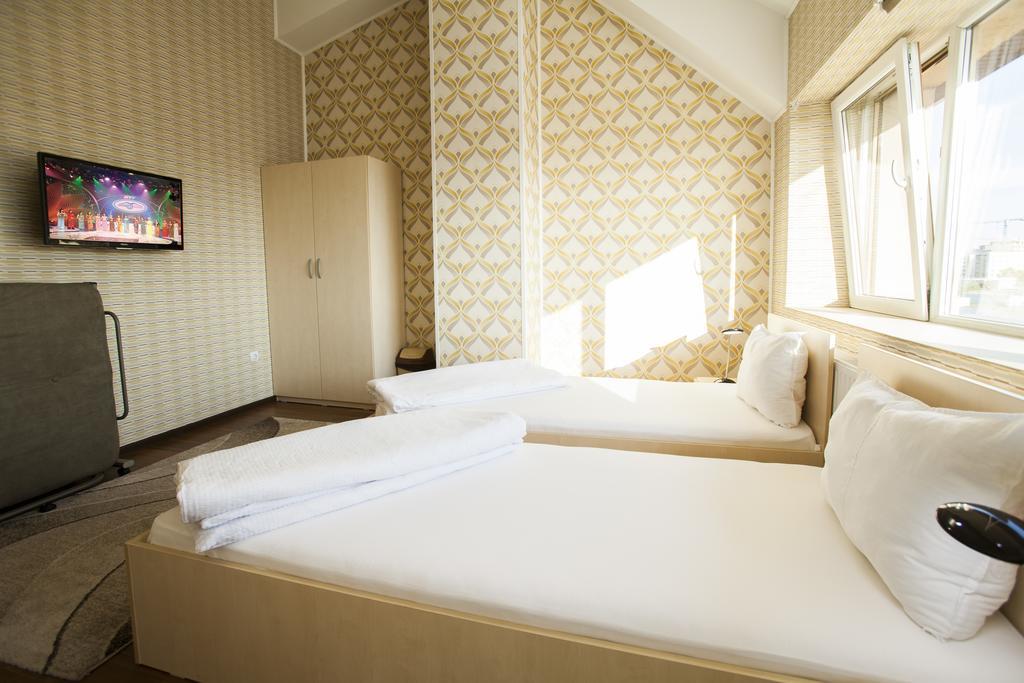 Hotel La Gil Бухарест Экстерьер фото