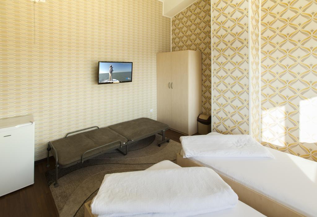 Hotel La Gil Бухарест Экстерьер фото